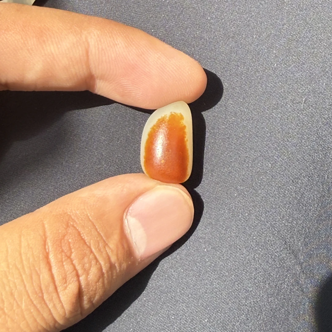 天然和田玉真皮真籽红皮白肉小籽 无修形  4.2g