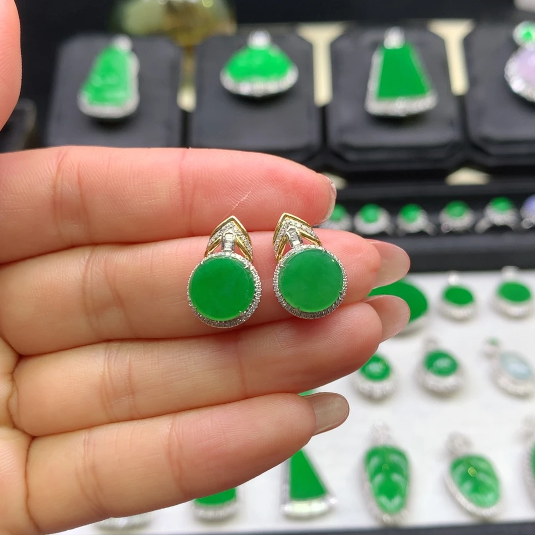 翡翠吊坠(不含链)18K金镶嵌