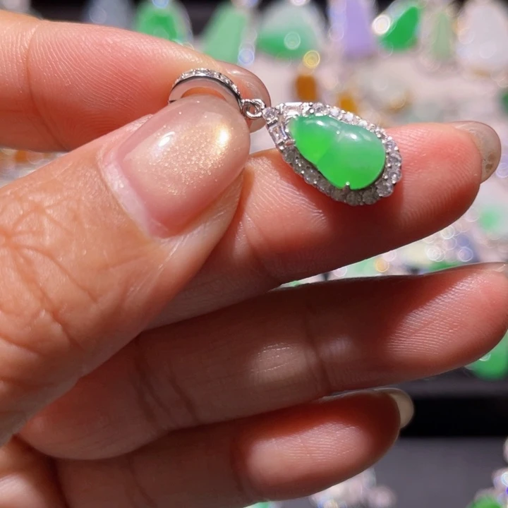 翡翠银S925镶嵌颈饰精品