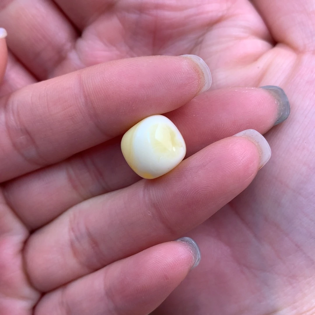 未镶嵌琥珀裸石C****.蜜蜡