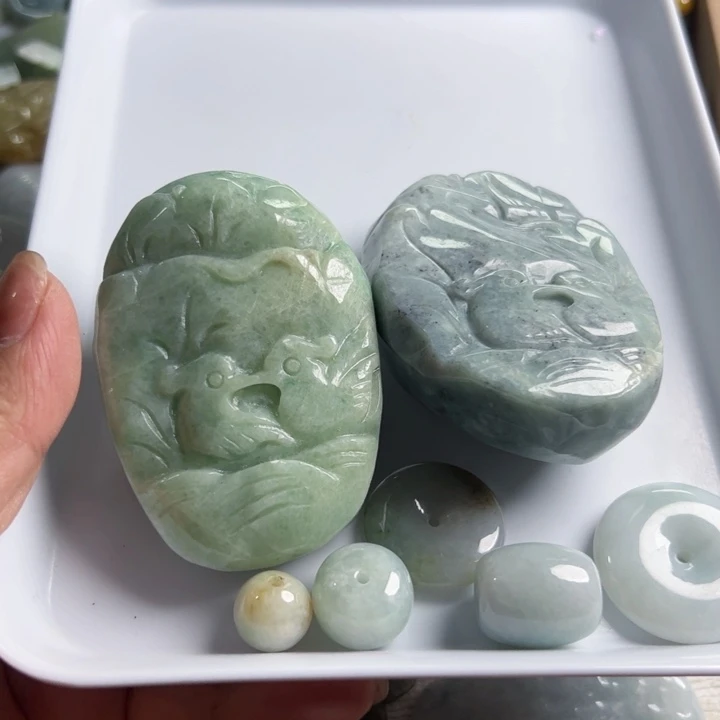 翡翠未镶嵌颈饰天然翡翠04