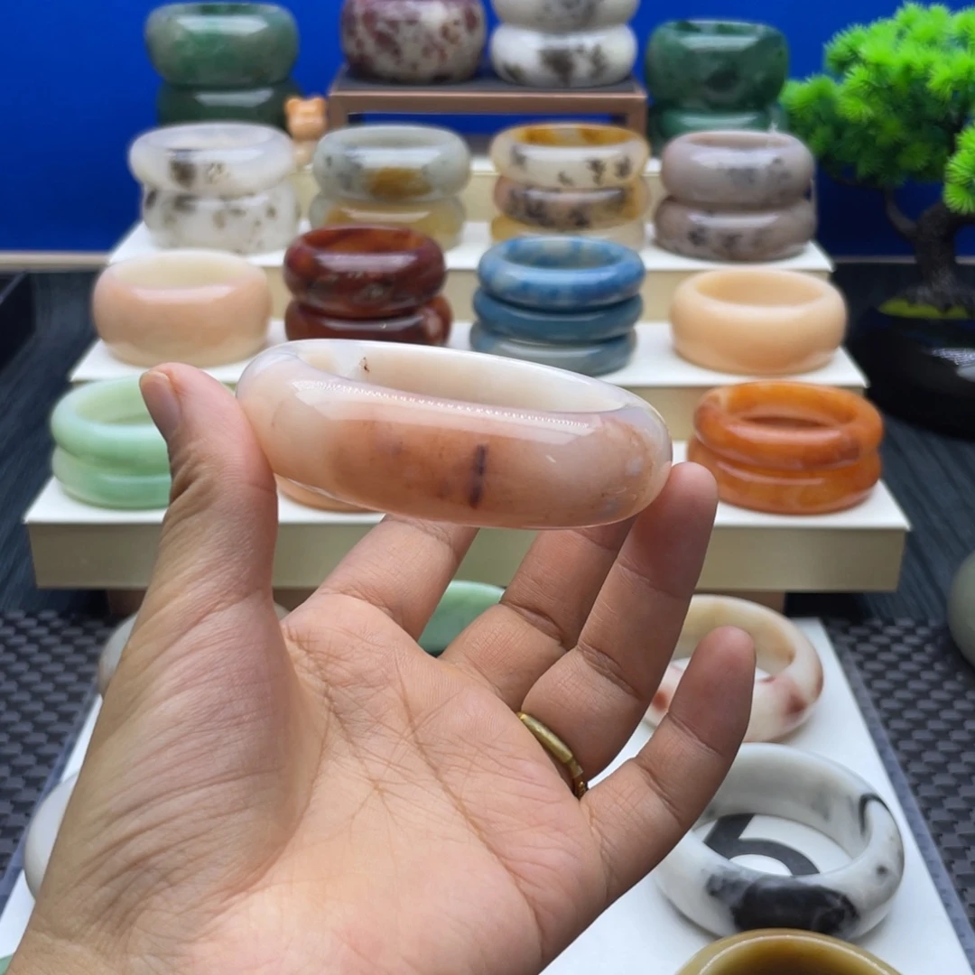 石英质玉未镶嵌手镯