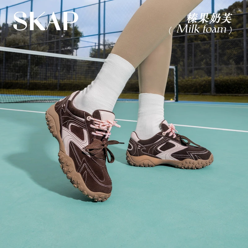 SKAP圣伽步榛果奶芙女鞋2026冬季休闲德训薄底复古运动鞋AHJ06AM6