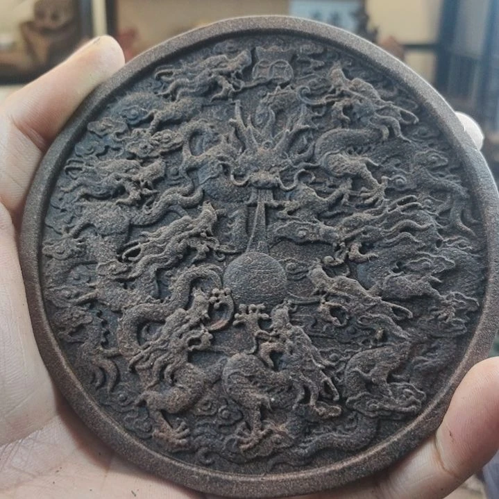 泥塑龙涎玫瑰香方香之重器九龙壁瑕疵款