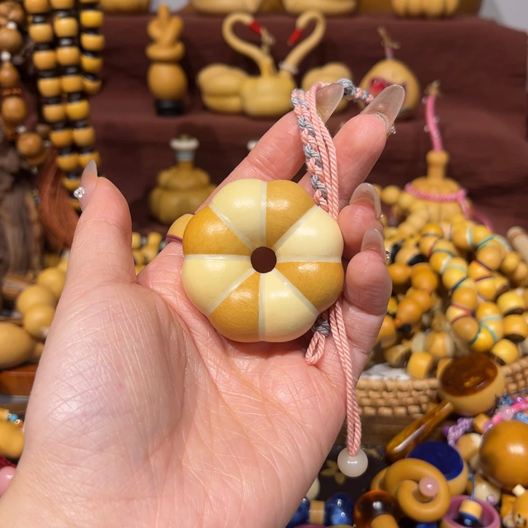 K**I骨料镶口甜甜圈一个