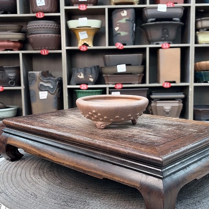 紫砂花盆紫砂的颜色很好看