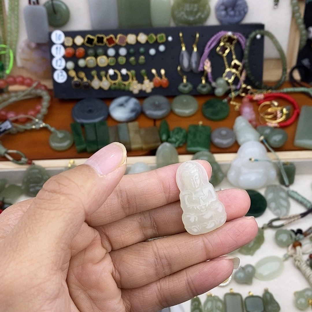 和田玉未镶嵌吊坠(不含链)