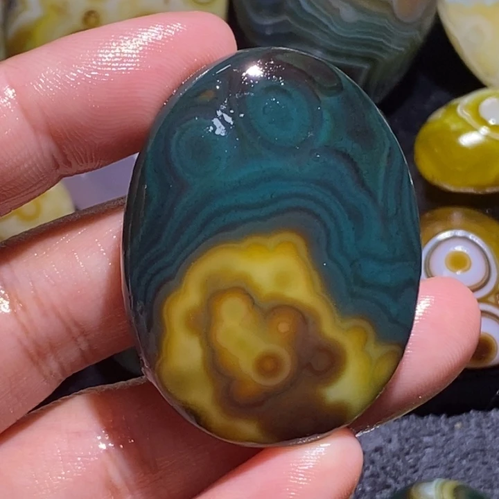 千***外玛瑙/玉髓未镶嵌珠宝半成品