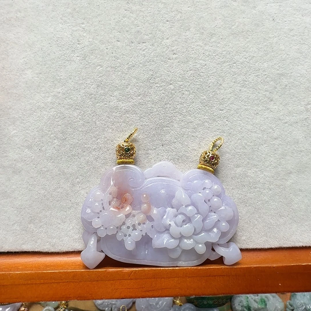 翡翠未镶嵌吊坠(赠链)