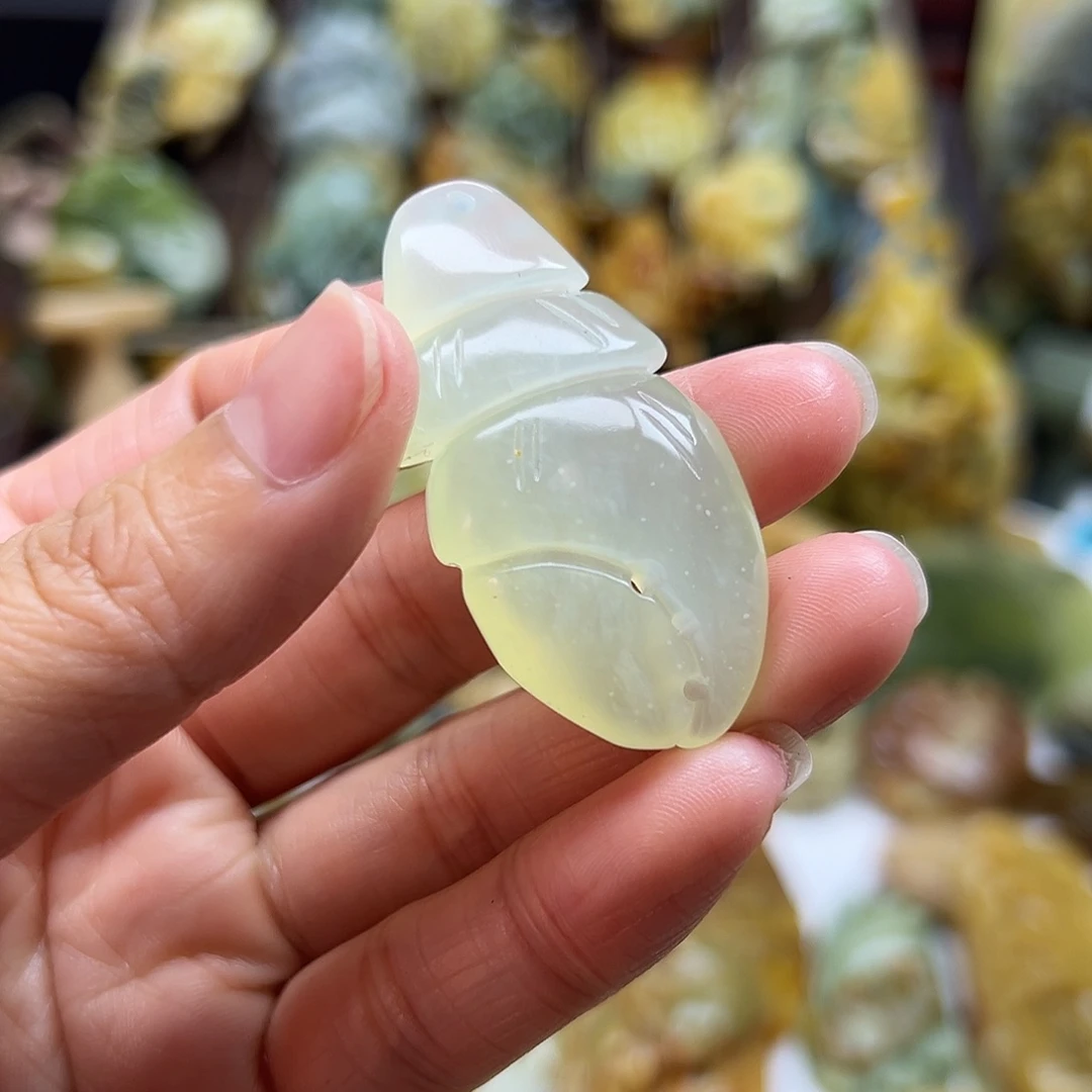 岫玉未镶嵌颈饰岫玉蟹钳子