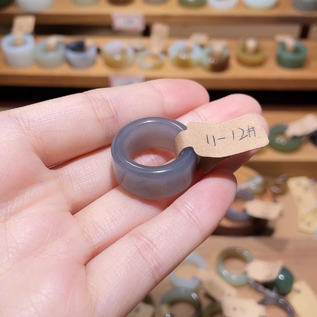 奶***。和田玉戒指未镶嵌16.1