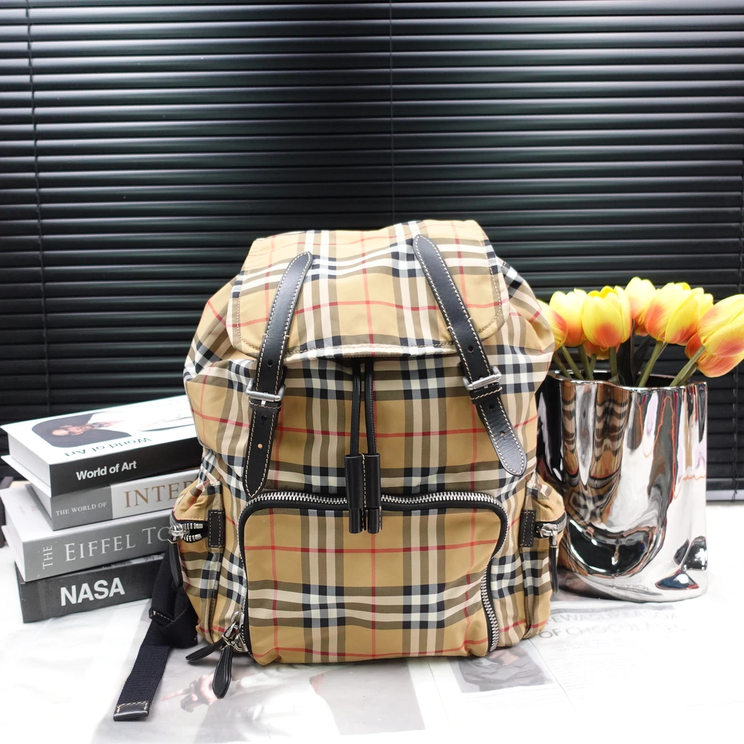 95新 BURBERRY/博柏利 双肩包/T20301781