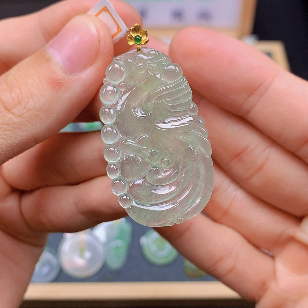 翡翠18K金镶嵌颈饰翡翠