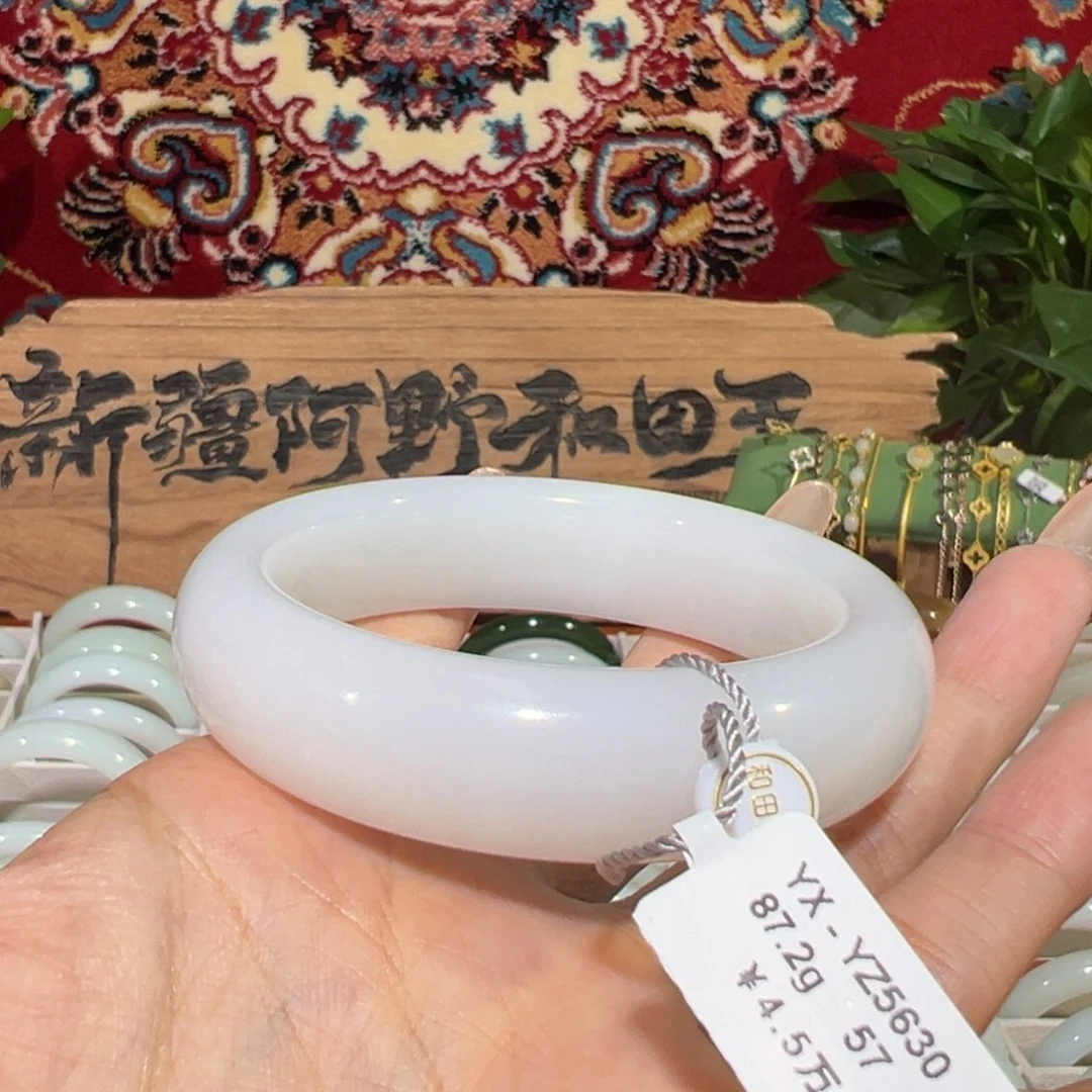 未镶嵌手镯和田玉老坑和田羊脂白玉手镯