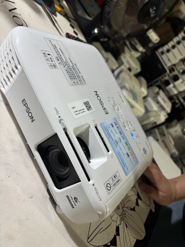 9新  二手 爱普生u05 1920.1200投影仪 运费自理