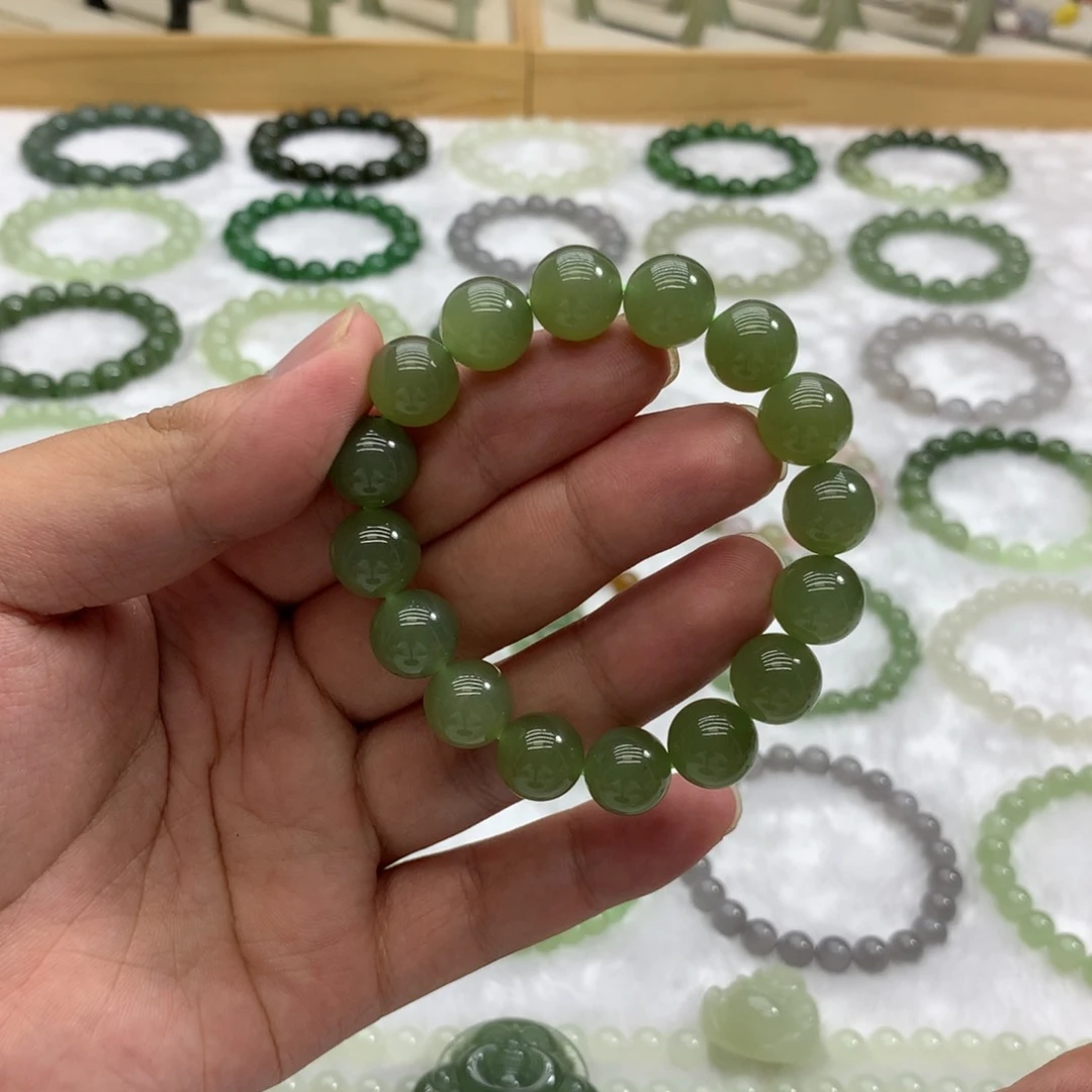 手串未镶嵌和田玉（冰湖水绿11.8）