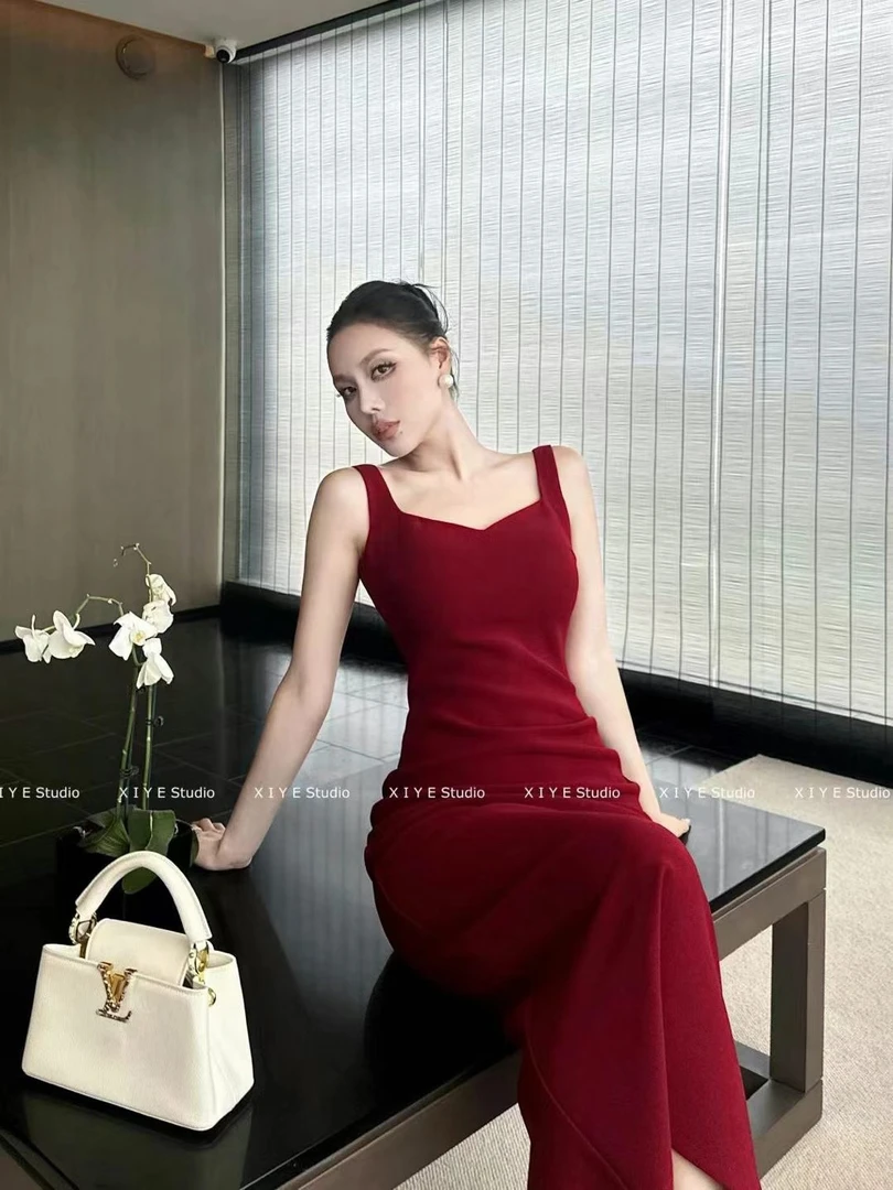 法式红色吊带裙夏季收腰显瘦遮肚子通勤包臀长裙
