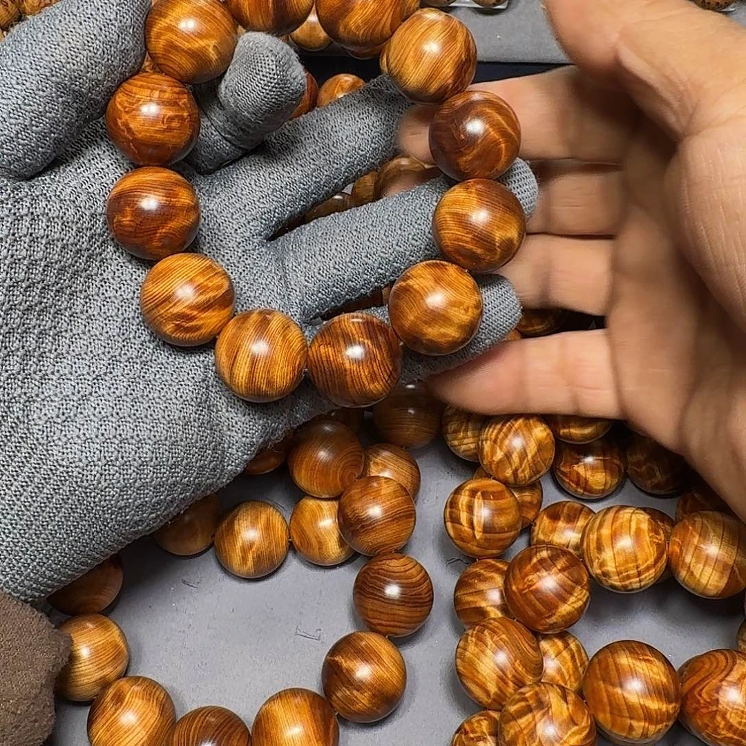 J***y木质类222太行黑金龙胆。2.0手串