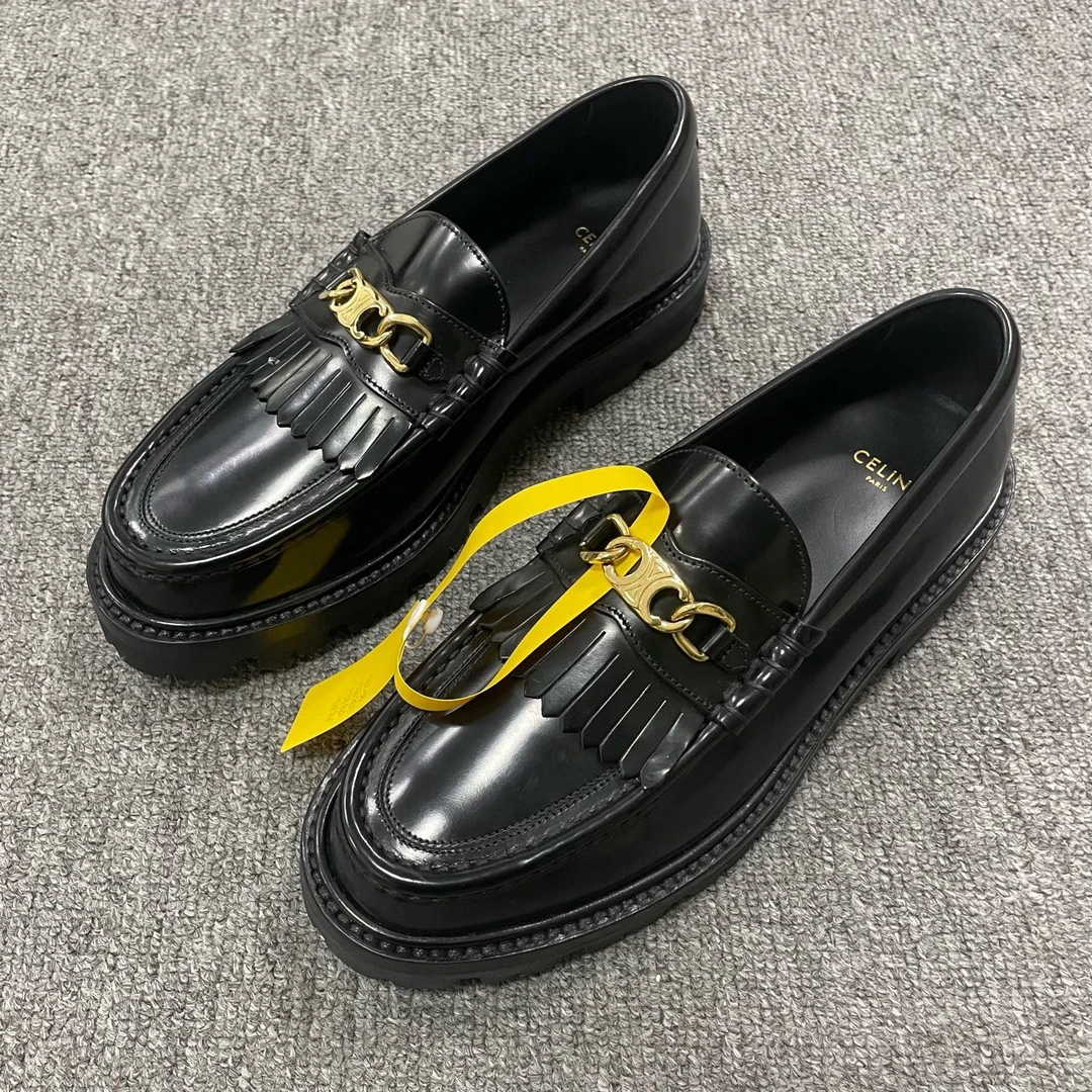99新 Celine/思琳 百搭舒适厚底乐福鞋  38.5码/5818