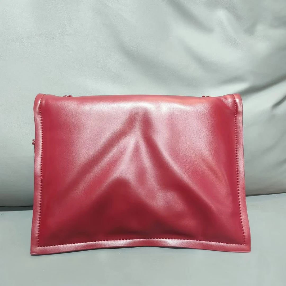 TOLEX2025新款手工时尚百搭枕头软女包红色