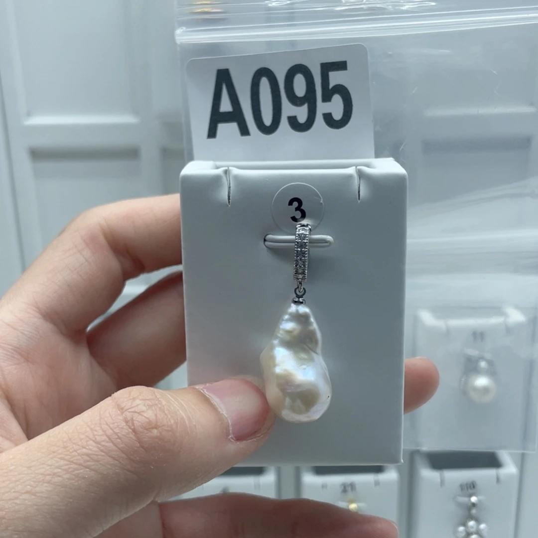 淡水珍珠合金颈饰