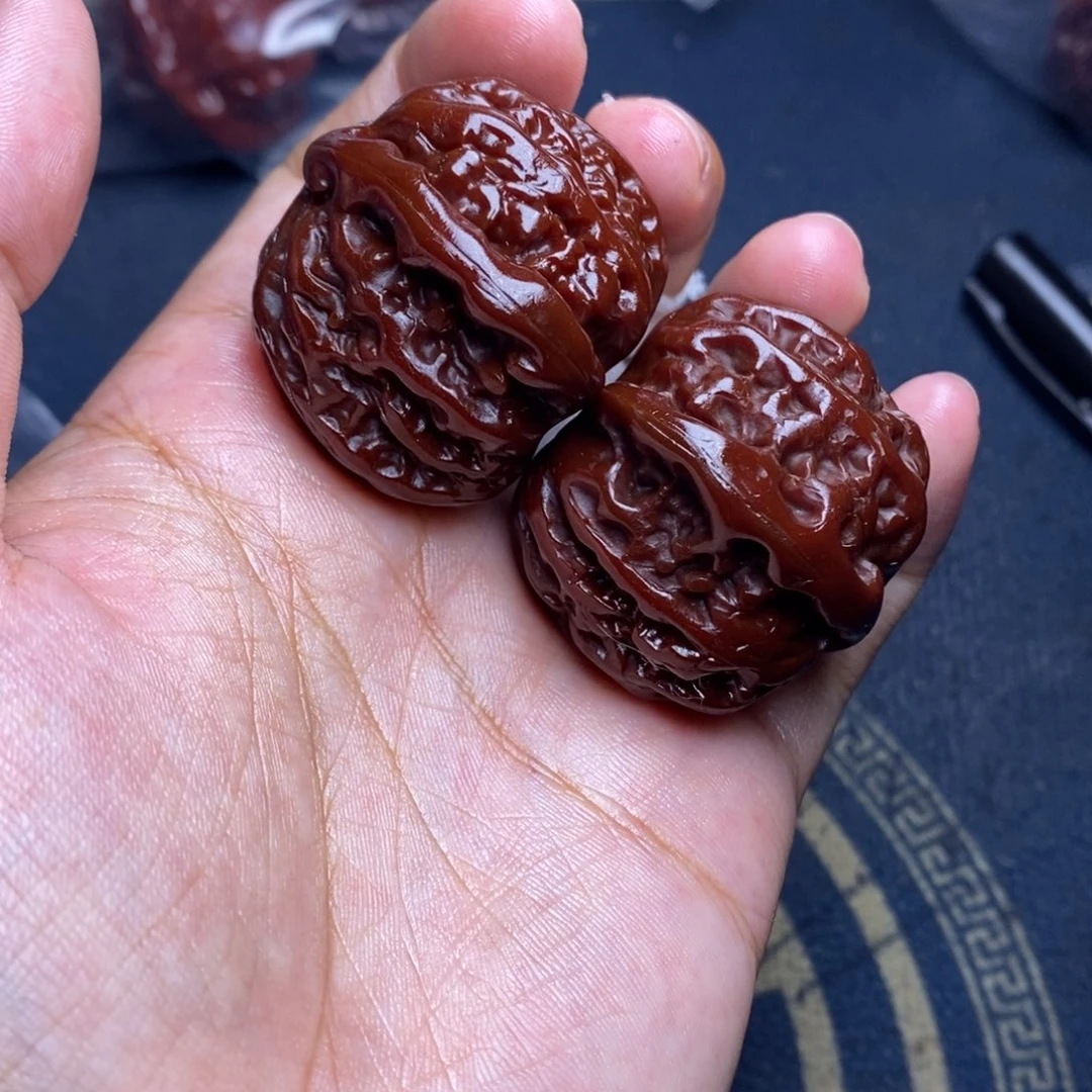 文玩核桃吊坠白狮子37