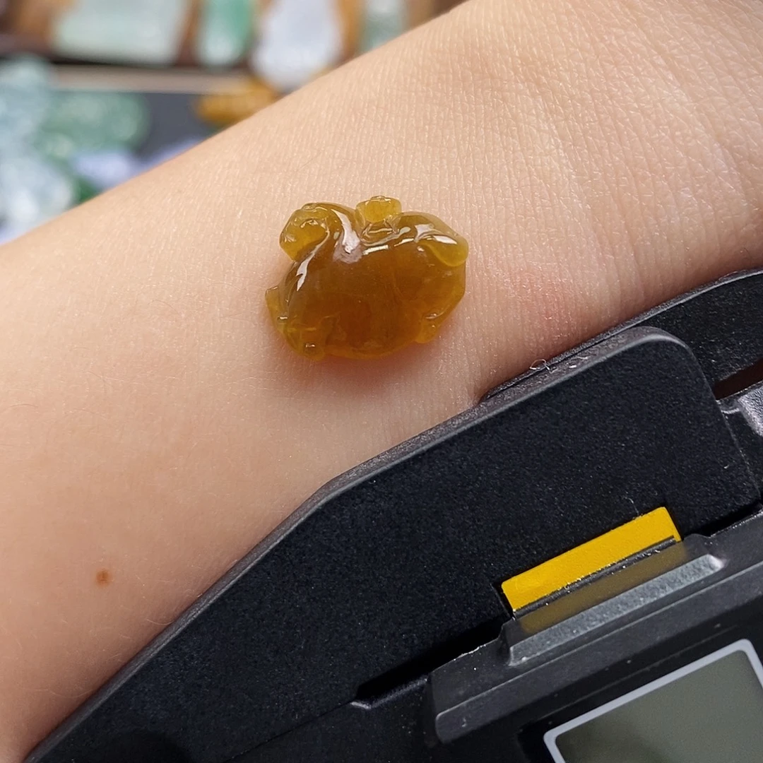 翡翠未镶嵌颈饰唐马