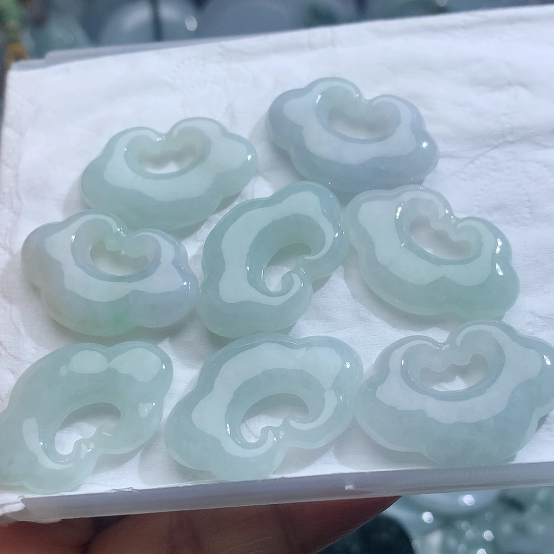翡翠未镶嵌颈饰，多样性发其一！
