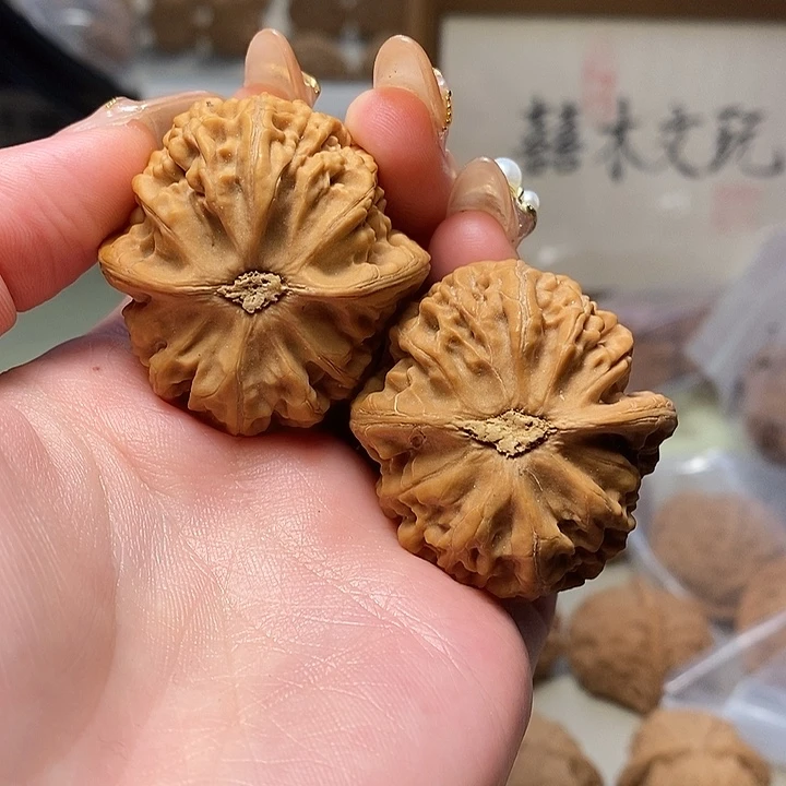 文玩核桃吊坠39宫灯