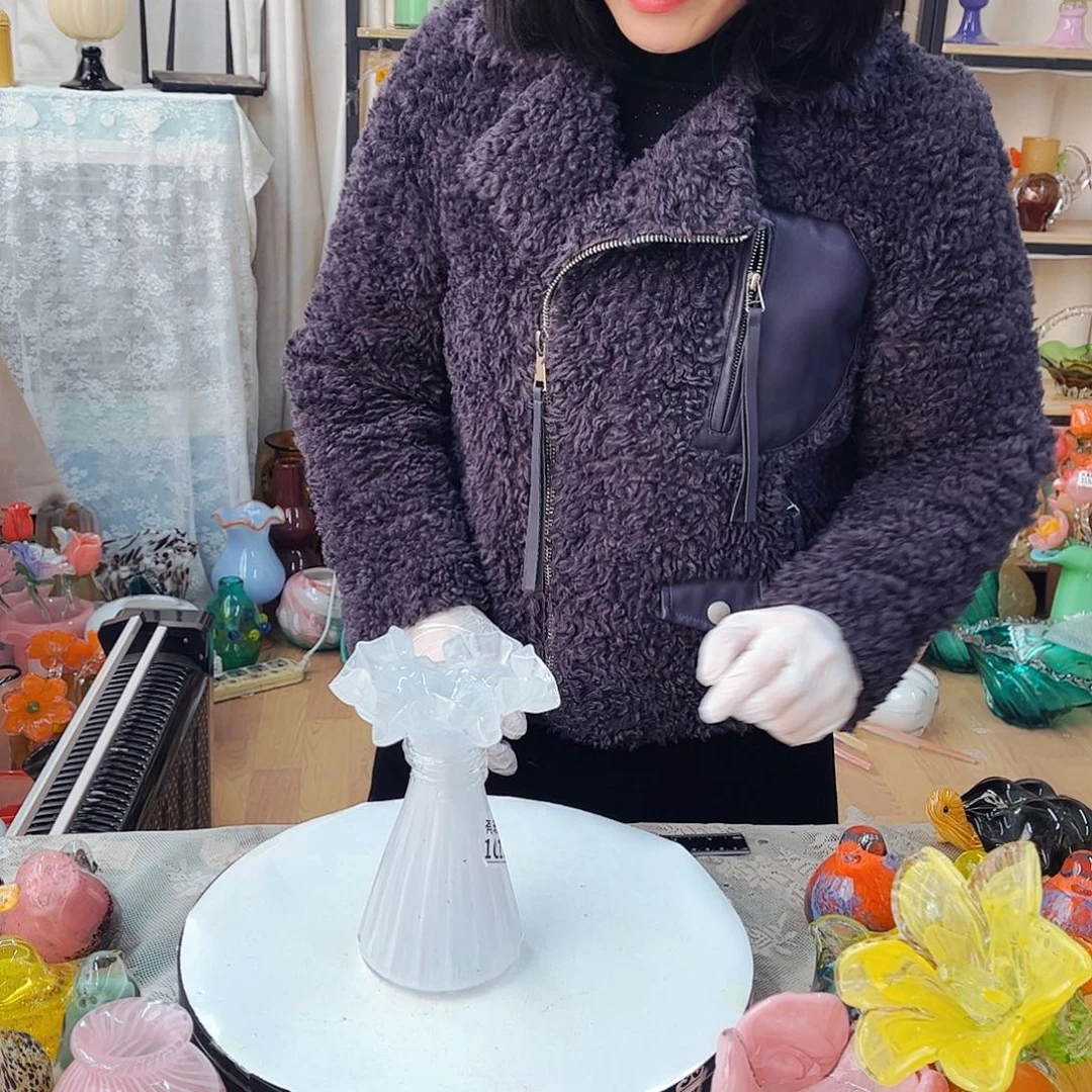 白瓶福利琉璃工艺品不完美