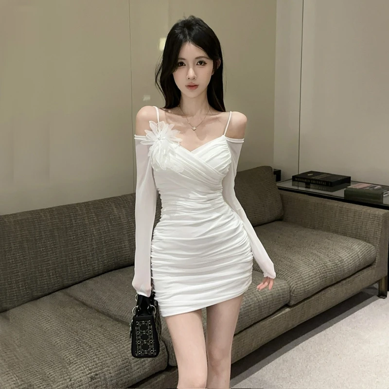 纯欲风2025秋装新款性感v领露肩花朵拼接包臀长袖打底辣妹连衣裙
