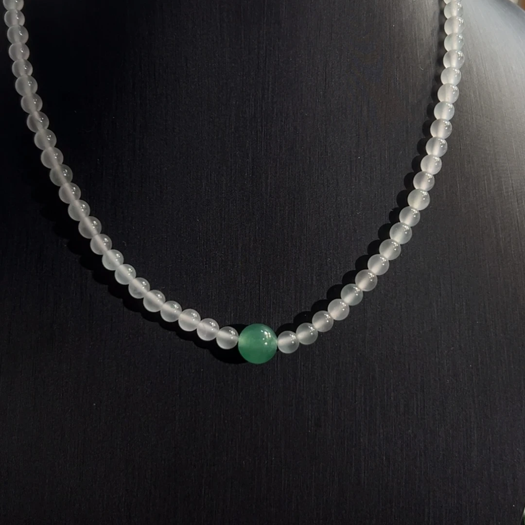 石英质玉合金颈饰