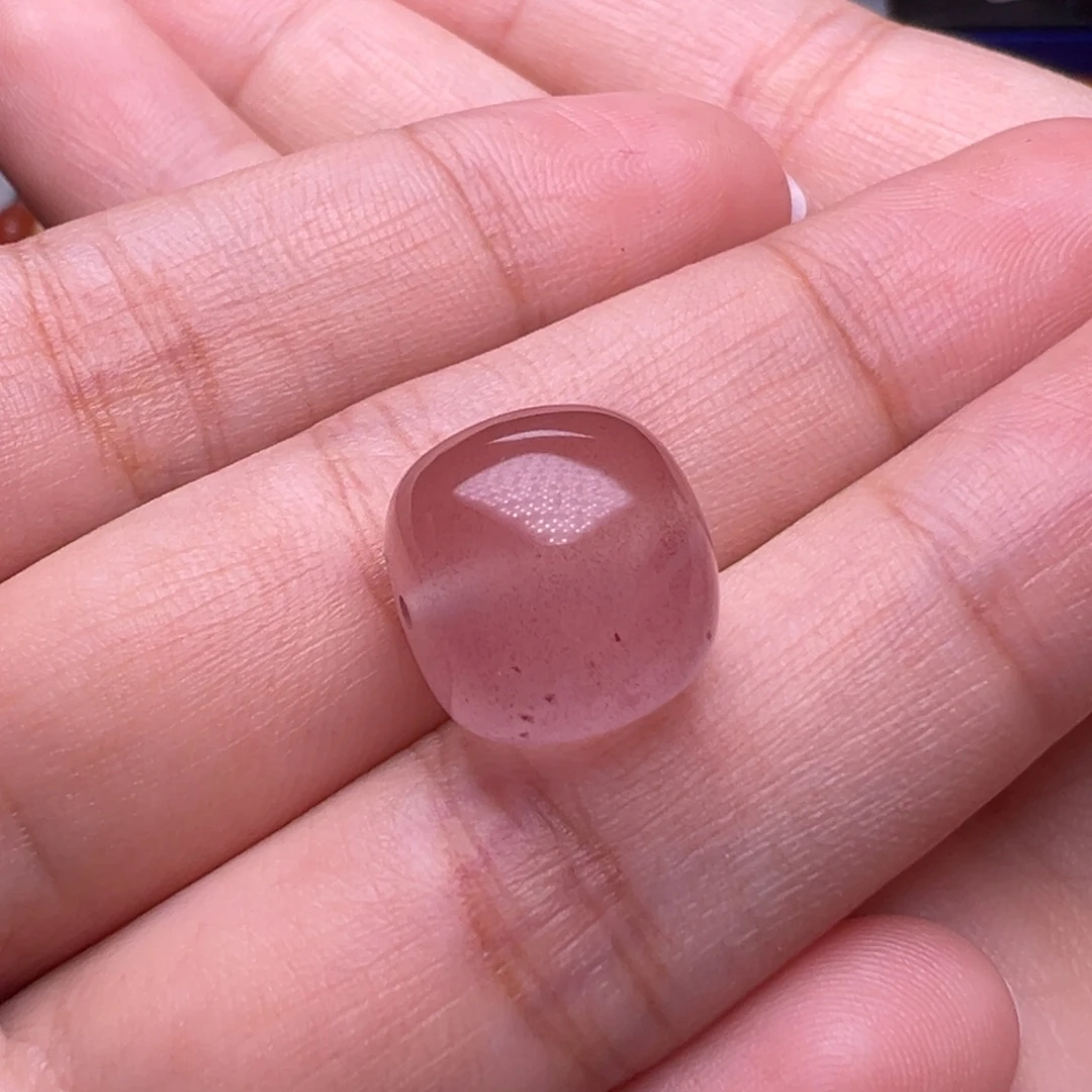 山***行南红玛瑙未镶嵌珠宝奇石