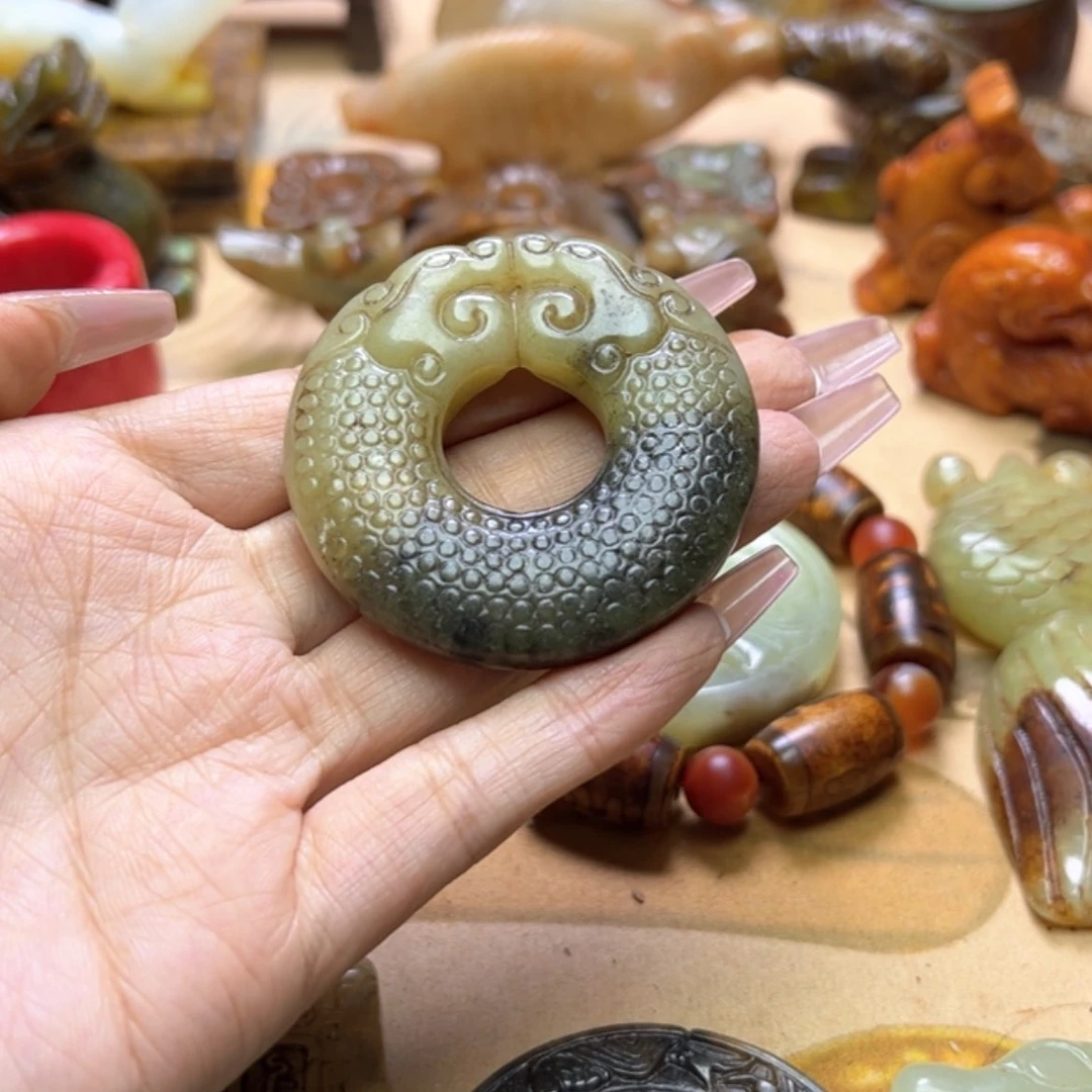 【闪购商品】蛇纹石玉颈饰未镶嵌