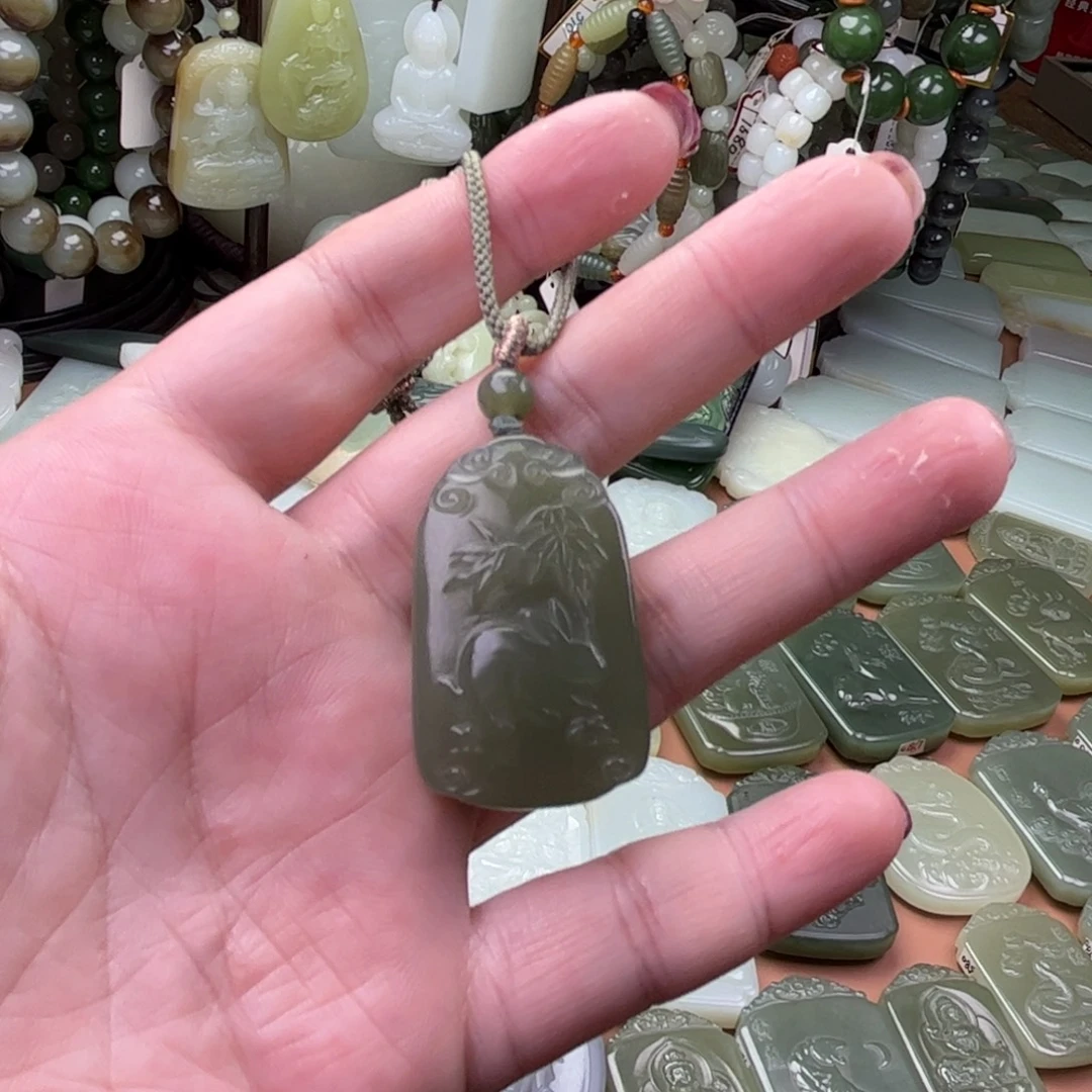 和田玉未镶嵌颈饰