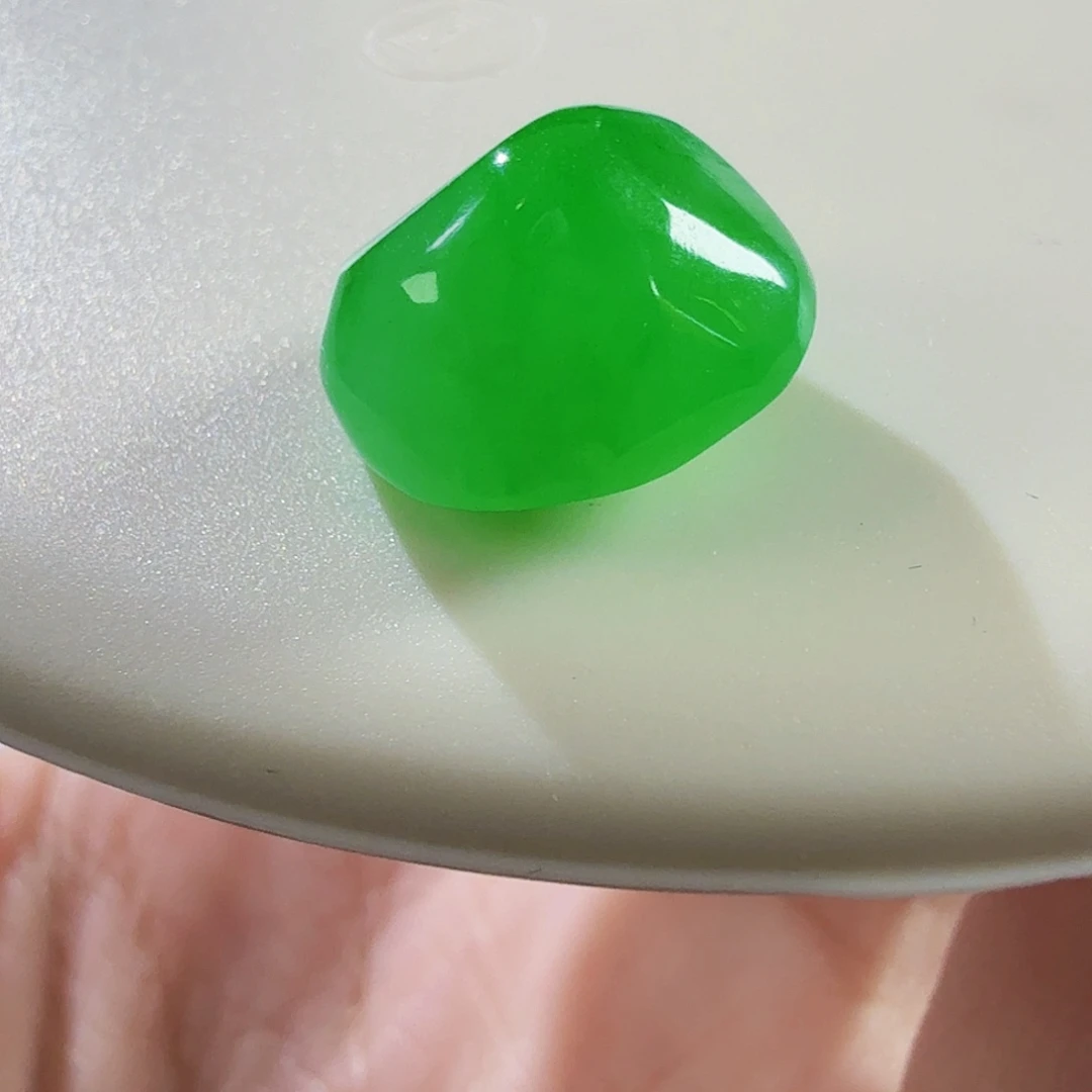 翡翠未镶嵌颈饰裸石