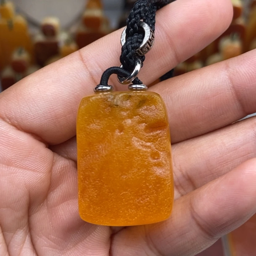 【闪购商品】琥珀颈饰未镶嵌