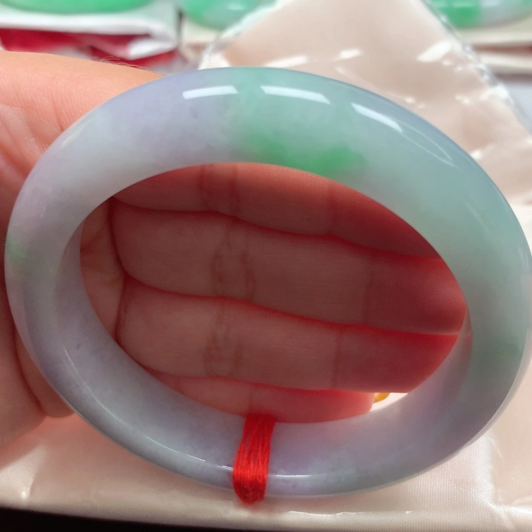 翡翠未镶嵌手镯9春彩61圈