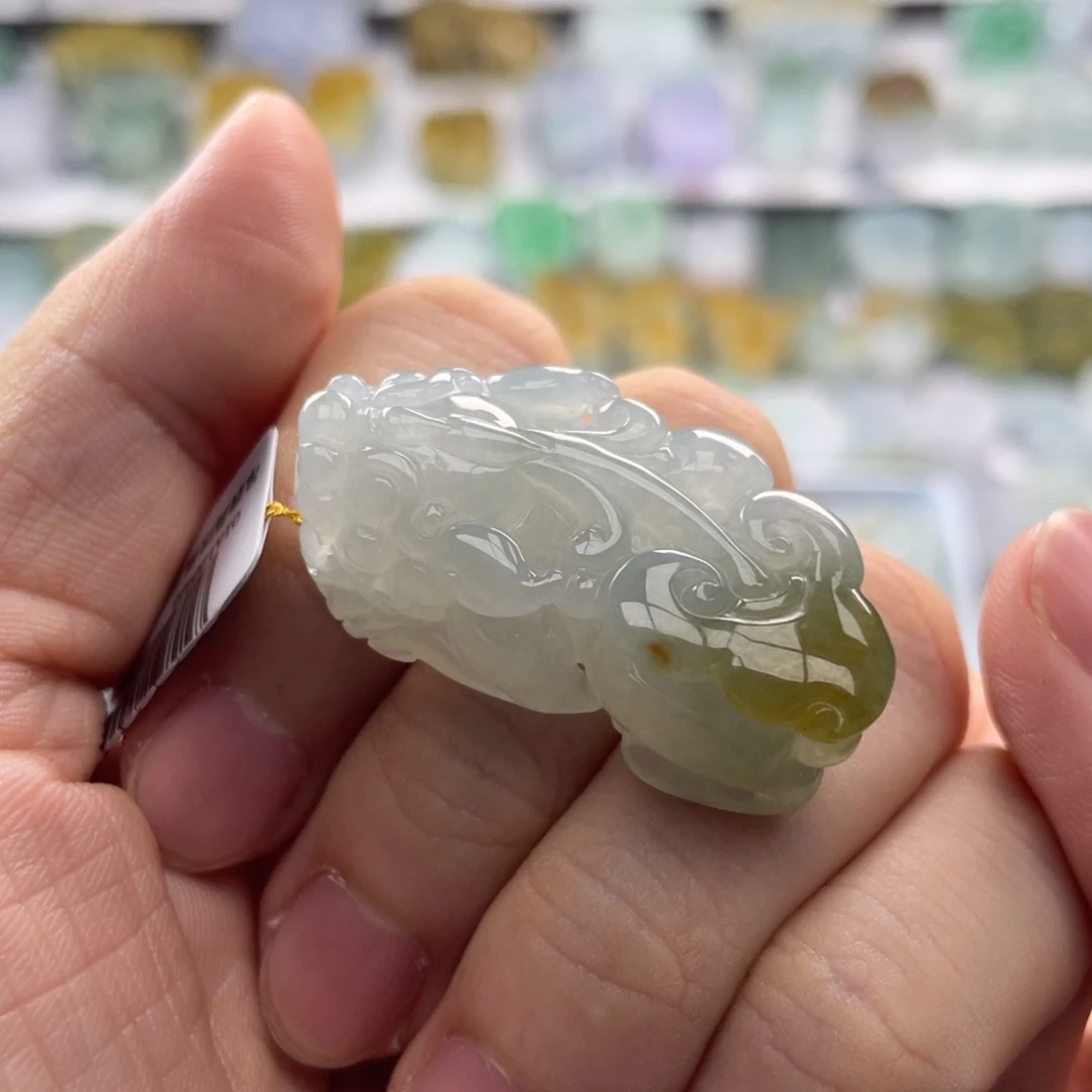 翡翠未镶嵌颈饰貔貅31