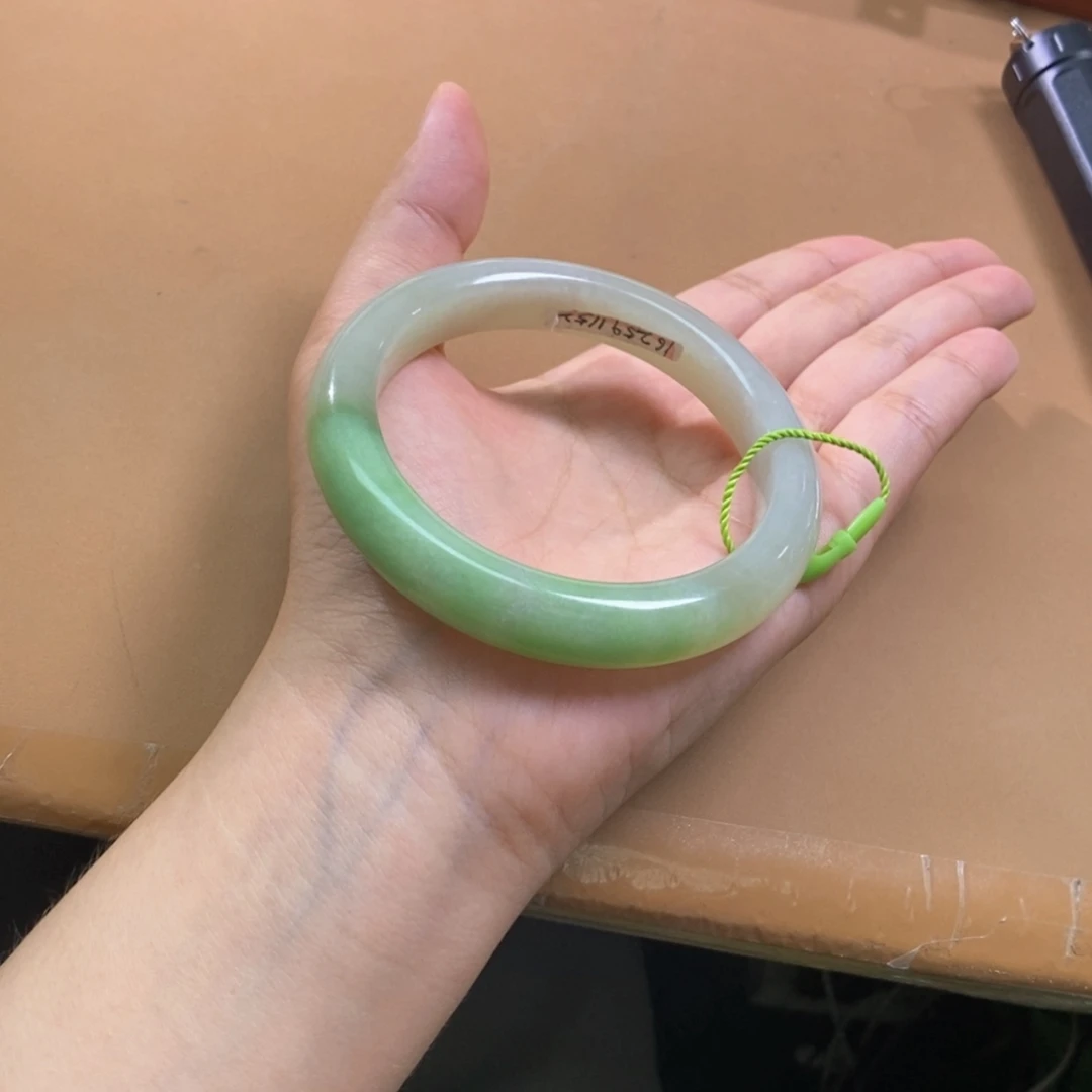 【闪购商品】和田玉（翠青玉）手镯未镶嵌?****?59