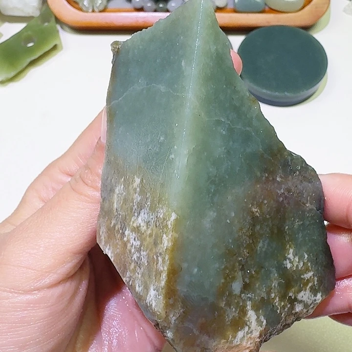 和田玉未镶嵌车挂