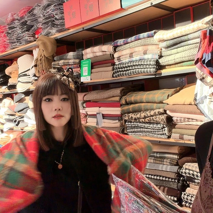 三醋酯纤维圣诞围巾红