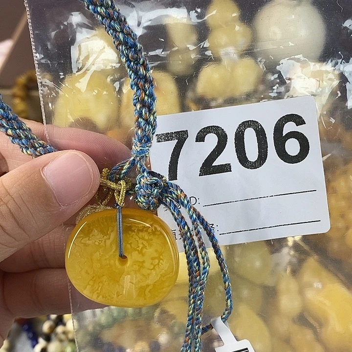 蜜蜡未镶嵌珠宝奇石