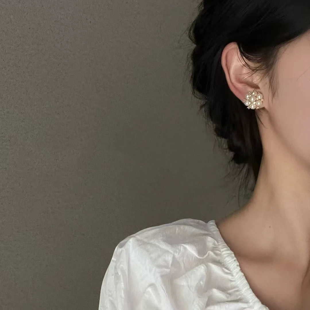 铜合金锆石耳饰 珍珠花耳环小香风高级感气质百搭耳钉轻奢超精致