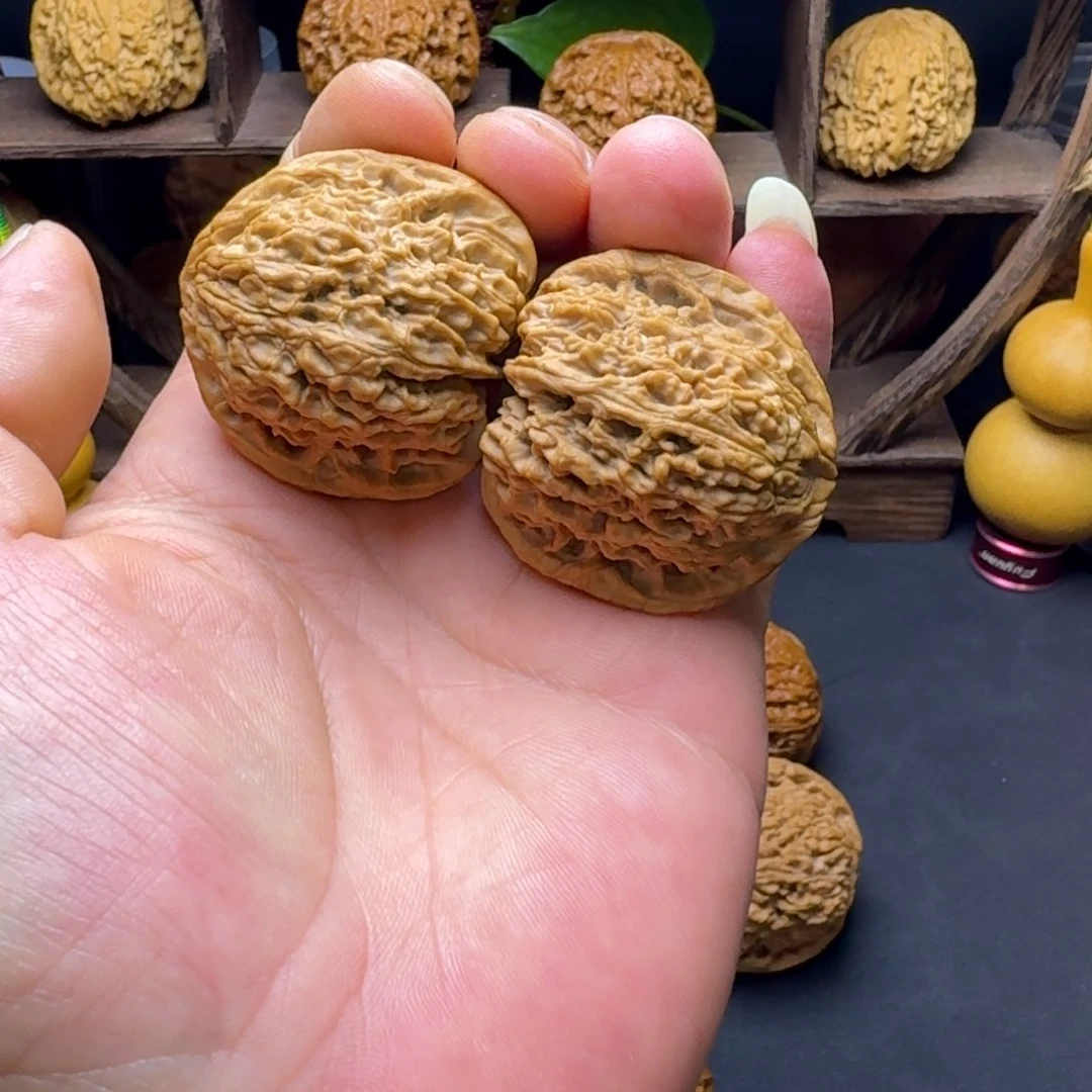 文玩核桃南疆石拉丝尺寸40