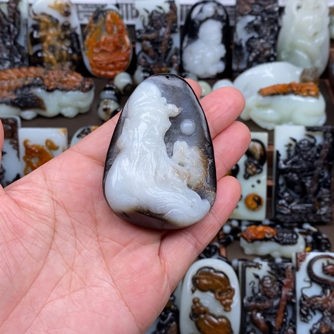 颈饰未镶嵌和田玉