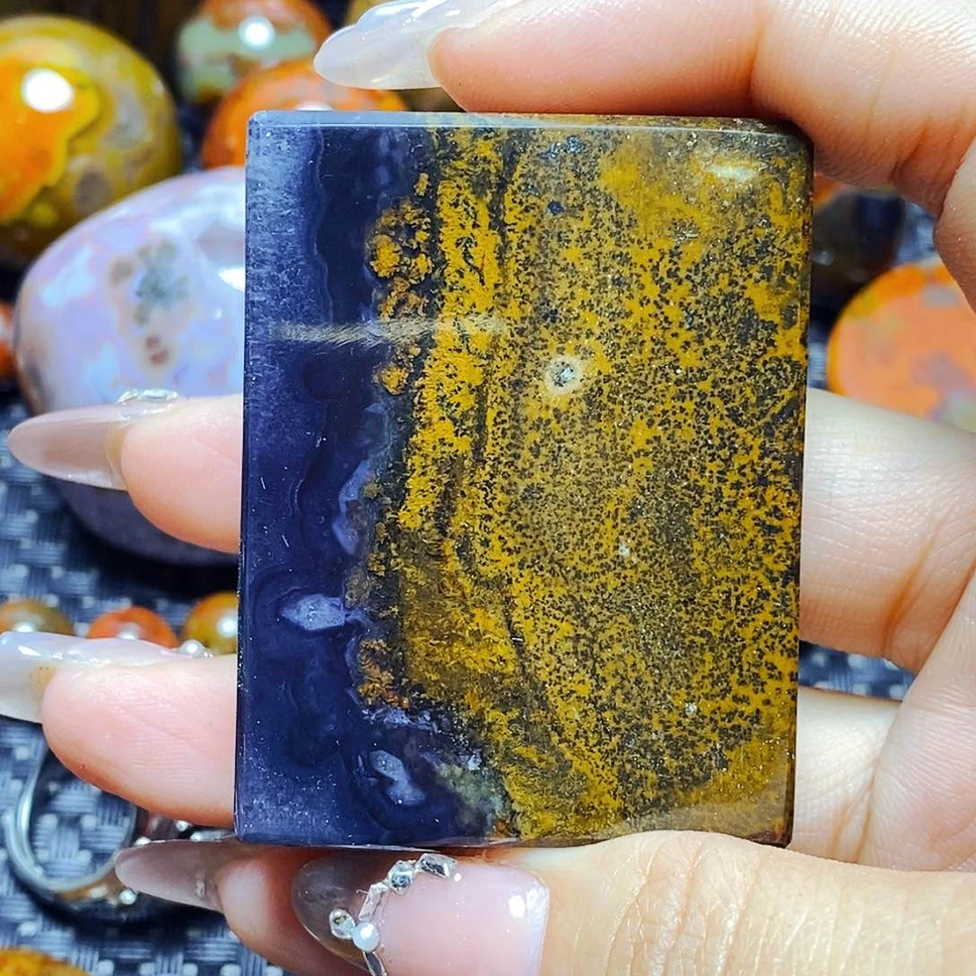 未镶嵌颈饰玛瑙/玉髓赢