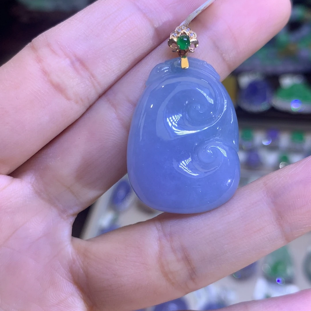 翡翠18K金镶嵌颈饰翡翠