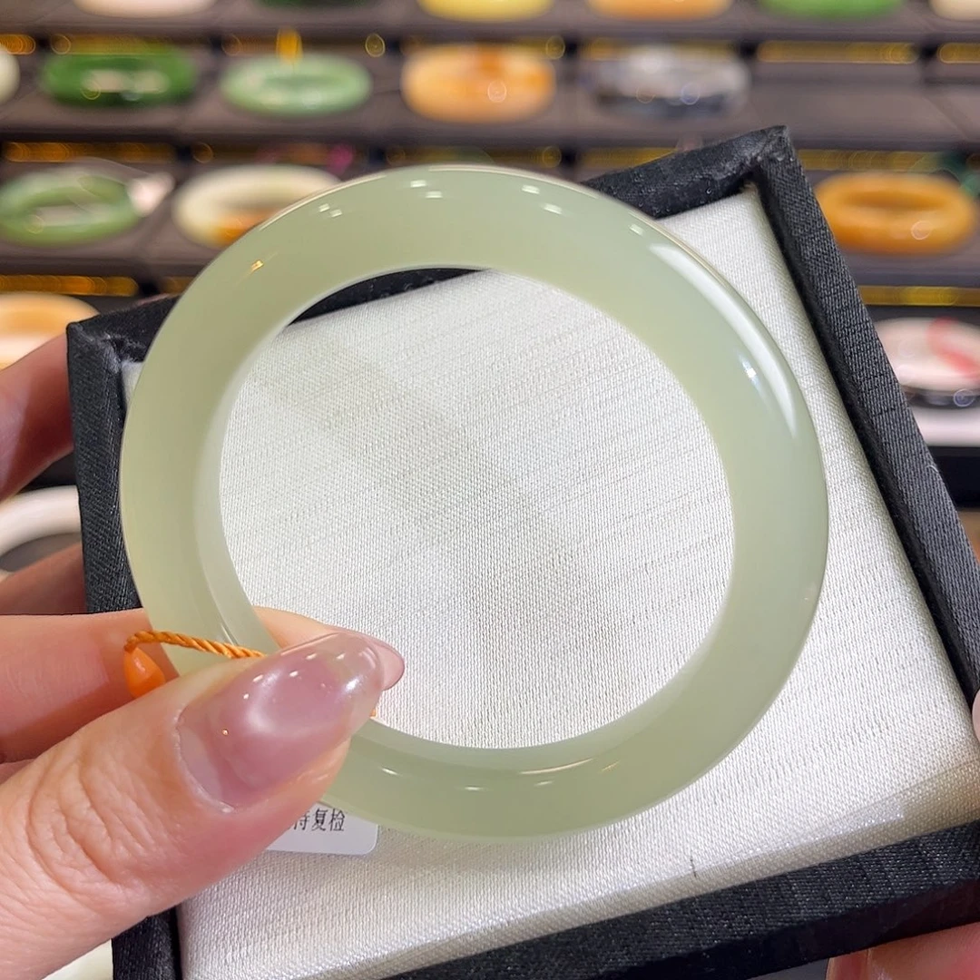 和田玉未镶嵌手镯  高冰起胶绿晴52