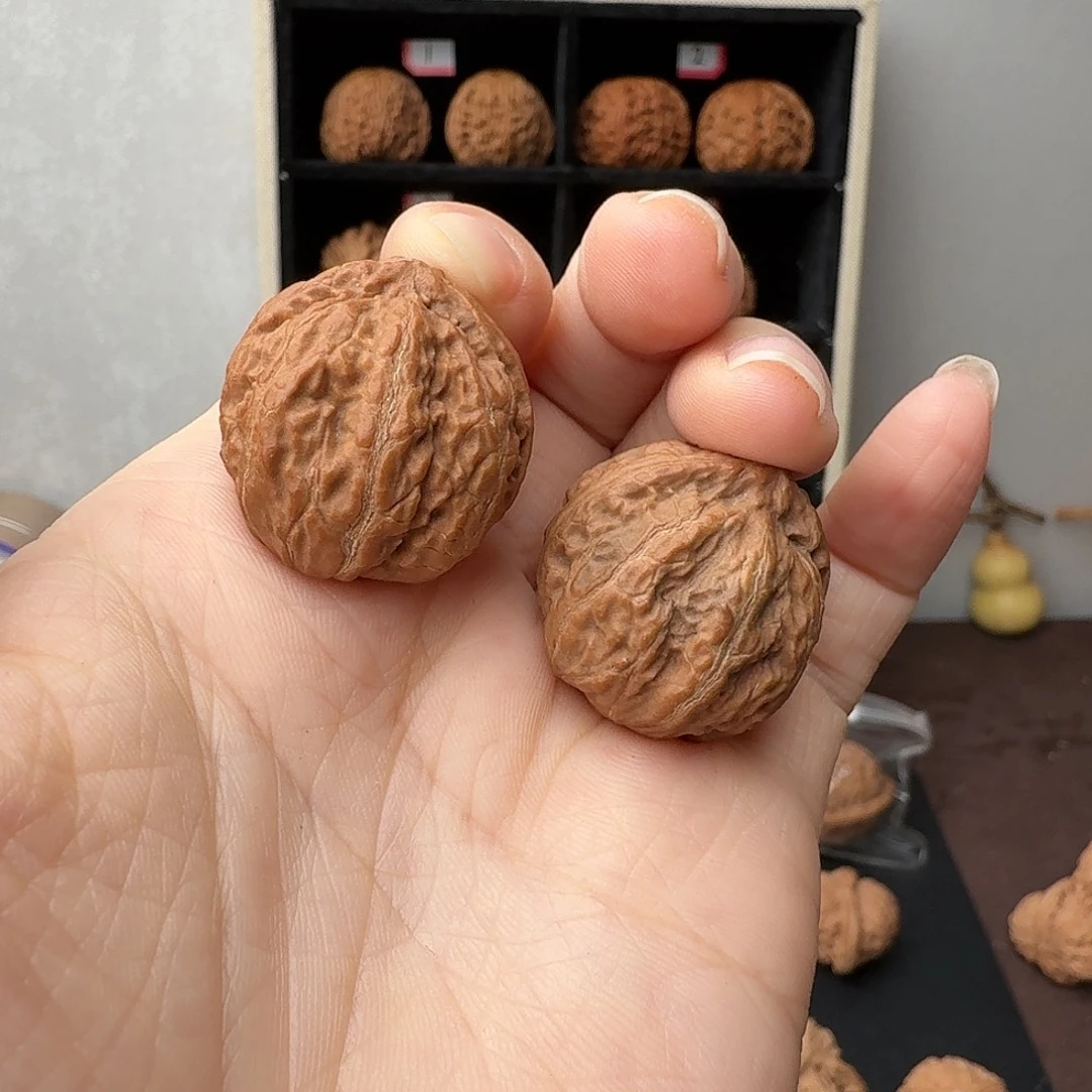 顺***文玩核桃把件霸王龙阴皮，瑕疵